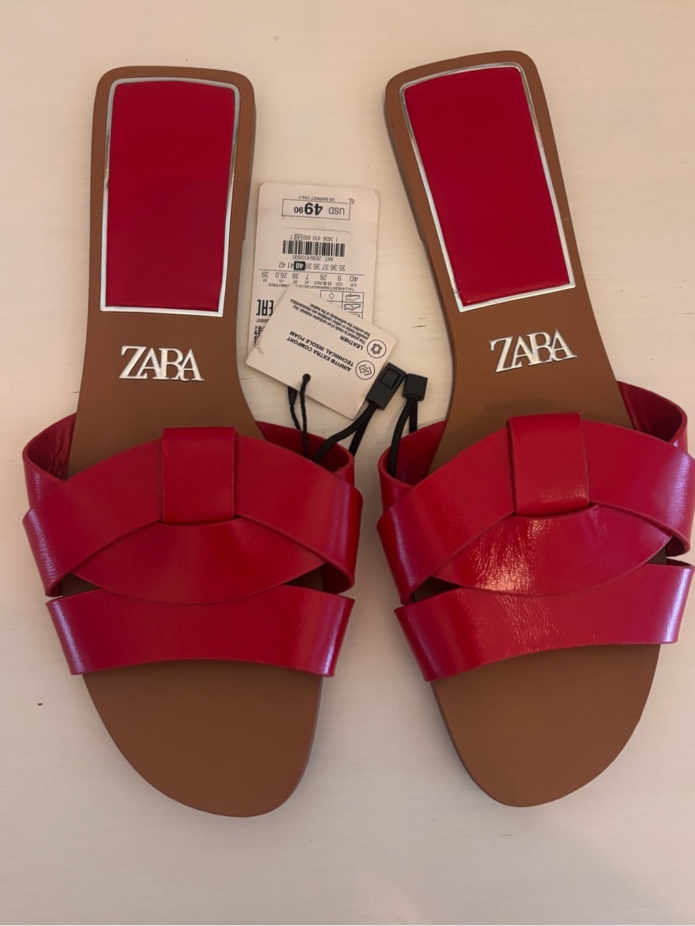 ZARA NWT Flat criss cross
leather slipper sandals